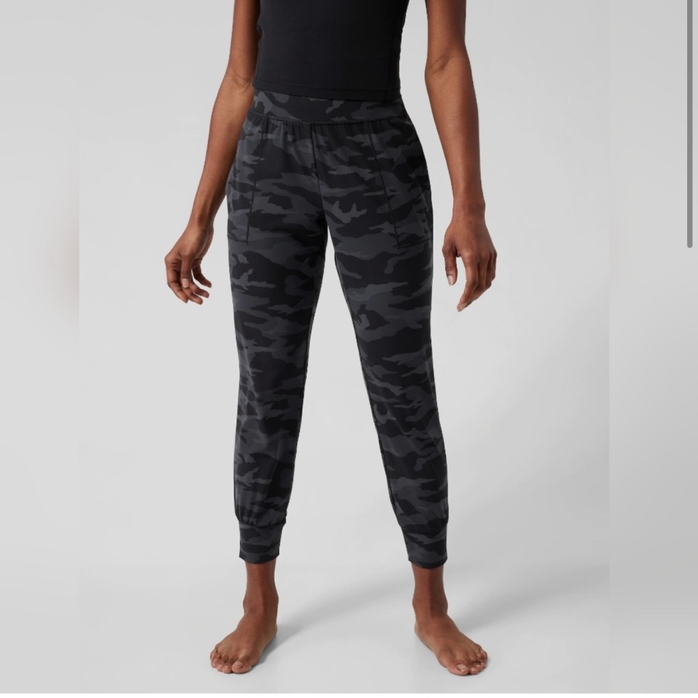 Athleta Black and Gray Camo Leggings with Tapered Design